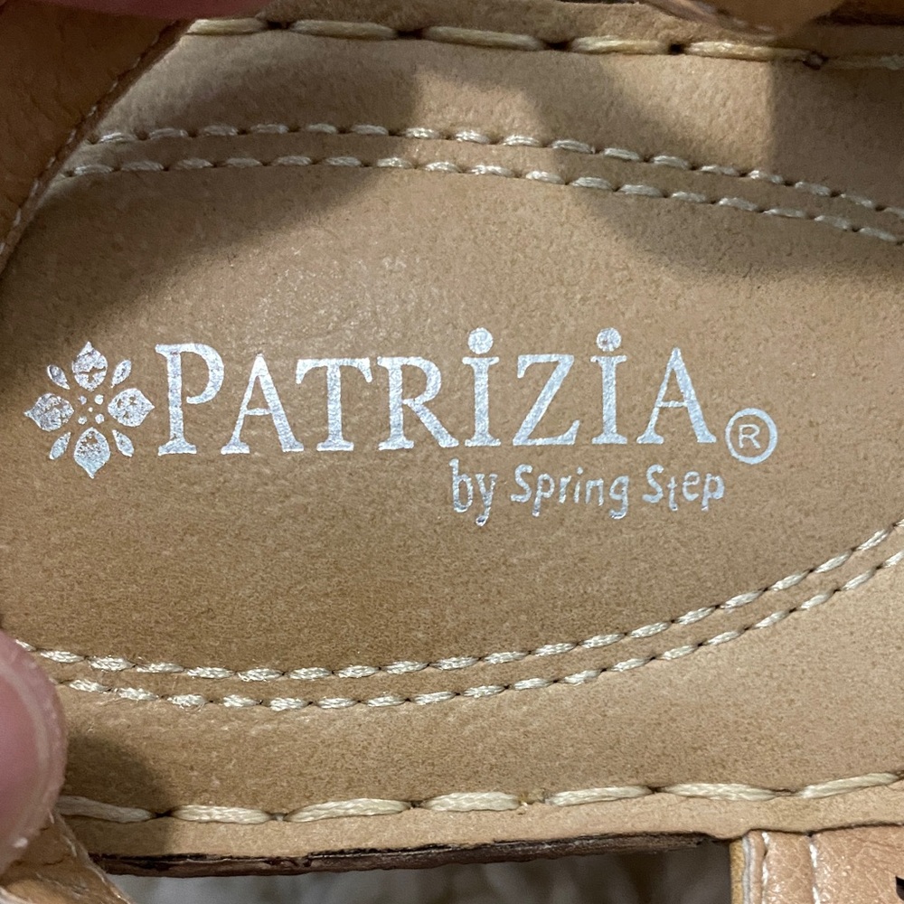 Patrizia Womens Sz 9.5 - sz 10 M Ginny Tan Cutout Wedge open toe sandals NIB ¥ - Picture 2 of 15